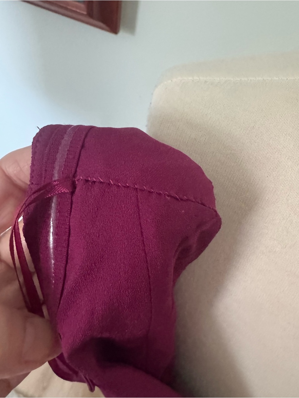 Dress the Population butterfly Plum V-Neck Midi Dress. - Picture 5 of 5